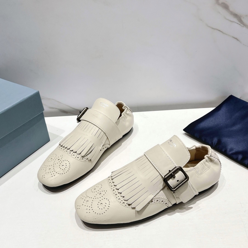 Pra*a leather shoes